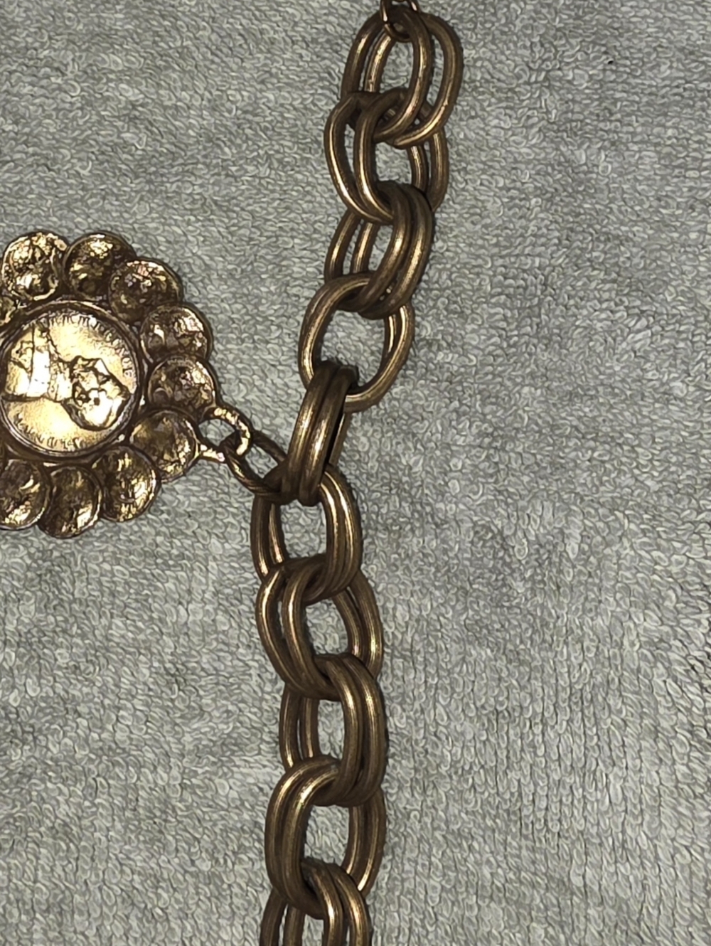 1940s Queen VICTORIA & PRINCE  ALBERT Coin Medallion 7inch BRACELET - Picture 3 of 4